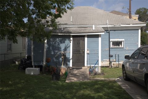 Photo of 622 S Hackberry Street, San Antonio, TX 78203 (MLS # 71875701)