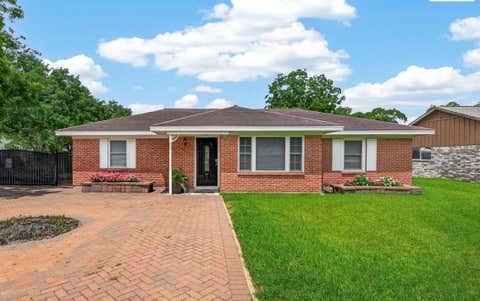 Photo of 207 Eldridge RD, Sugar Land, TX 77478 (MLS # 82565137)