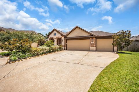 Photo of 2003 Pine Ledge Road, Pearland, TX 77089 (MLS # 89747858)