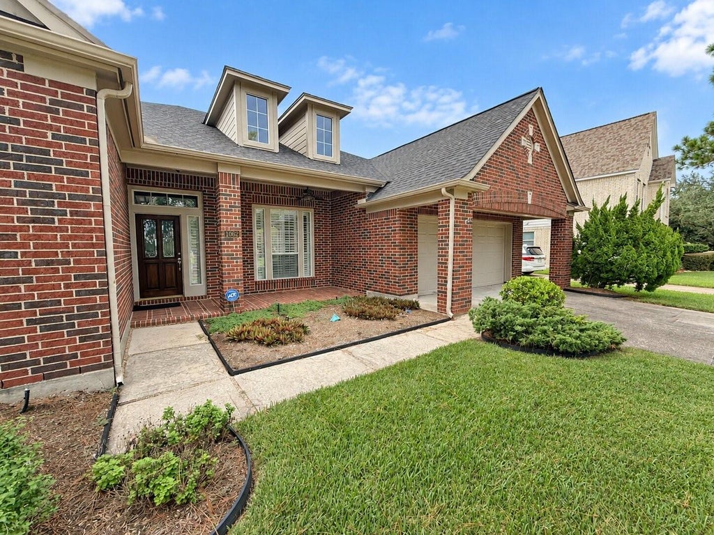 Photo of 1062 Cayman Bend Lane, League City, TX 77573 (MLS # 60652506)