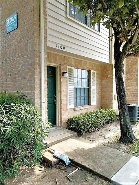 Photo of 14600 Fonmeadow Drive #1700, Houston, TX 77035 (MLS # 62709435)