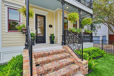 Photo of 504 W 10th Street, Houston, TX 77008 (MLS # 88209282)