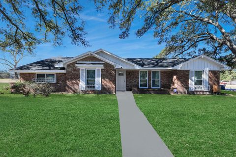 Photo of 1805 9th Street, Hempstead, TX 77445 (MLS # 92071823)