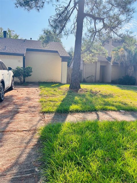 Photo of 16633 Gold Ridge Lane, Houston, TX 77053 (MLS # 85686716)