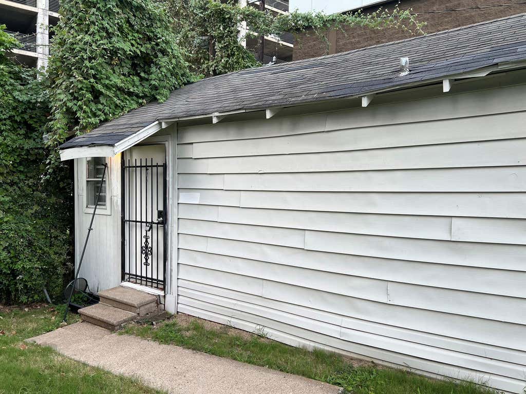 Photo of 124 Carson Court, Houston, TX 77004 (MLS # 72485014)