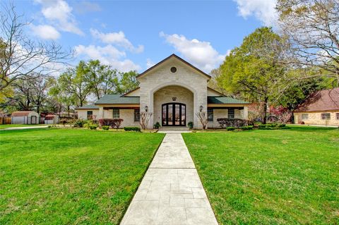 Photo of 21405 Whispering Pines Pnes, Humble, TX 77338 (MLS # 10857373)