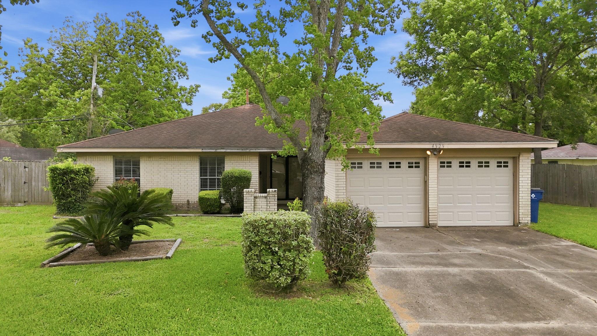 4929 Monarch Oak Lane