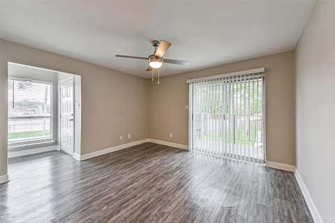 Apartment For Rent - 1111 W Main Street St #4103<br/> League City, TX 77573