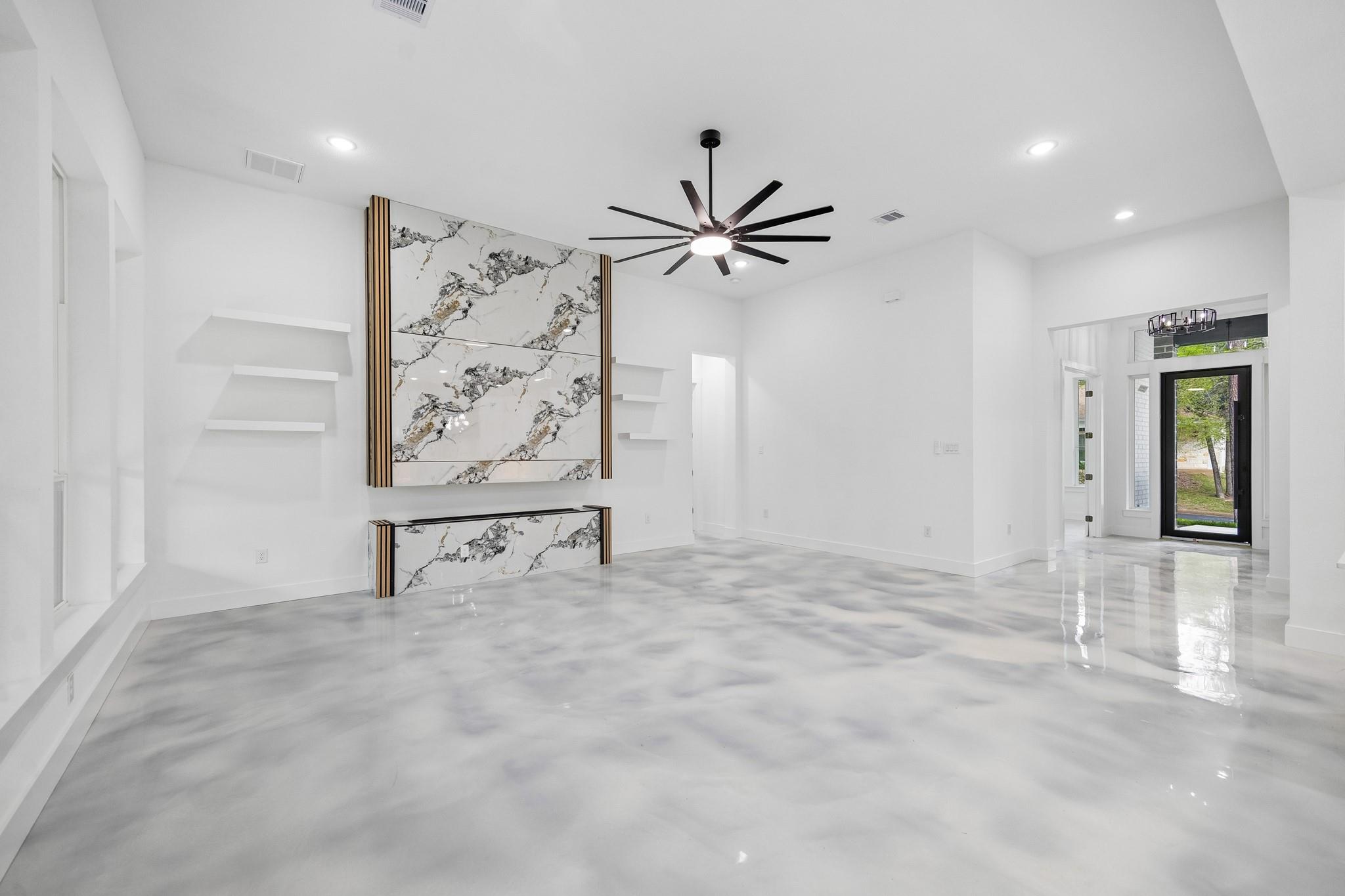 2405 W Green Briar Drive