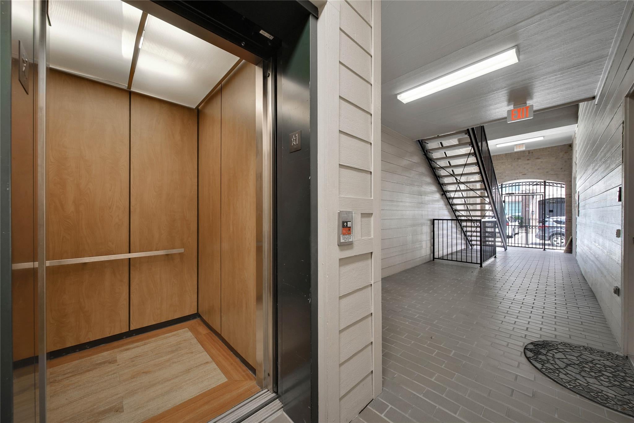 6607 Lake Woodlands Drive 333