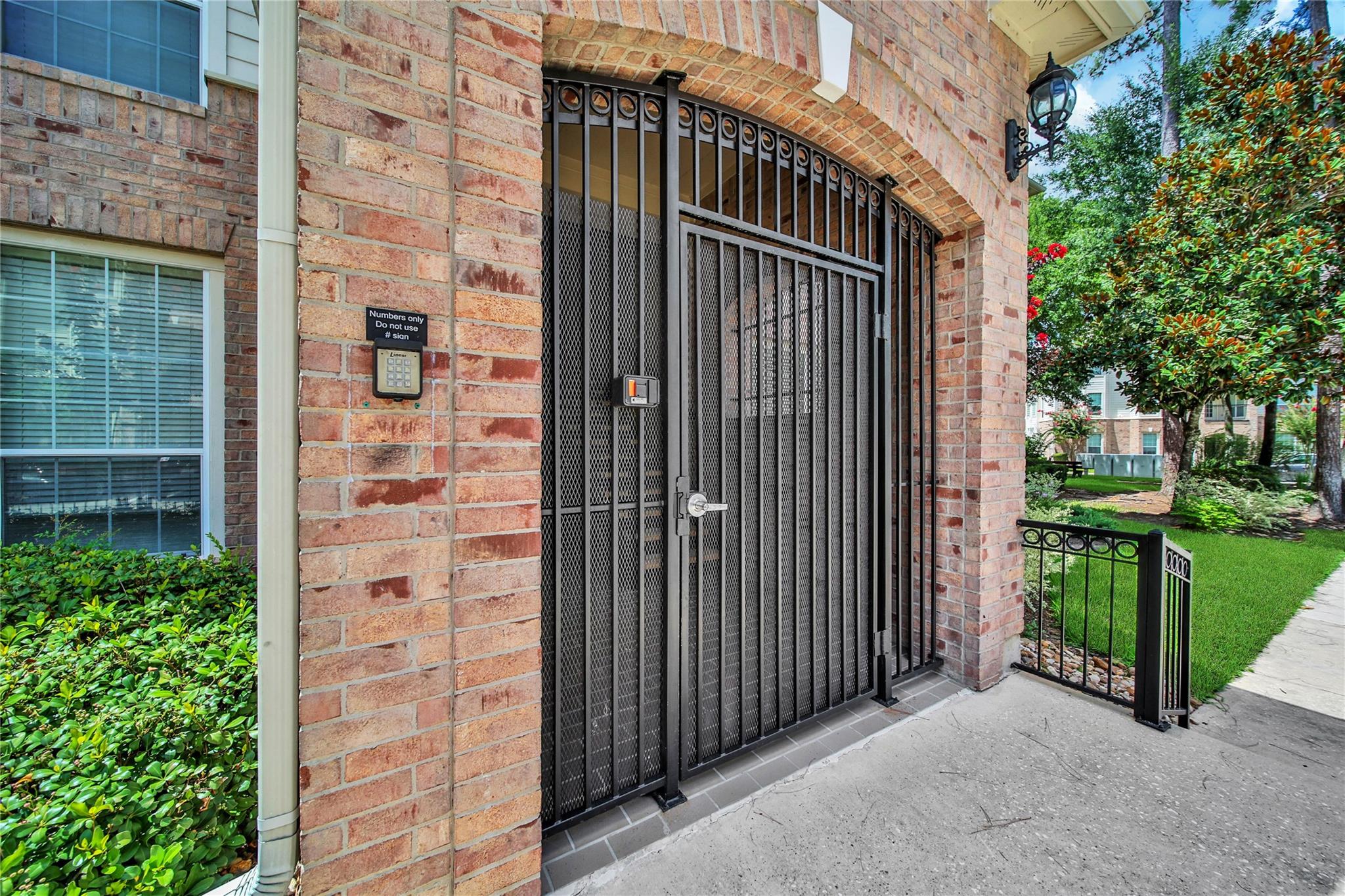 6607 Lake Woodlands Drive 333