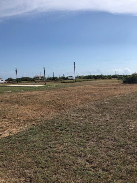 Photo of 205 Seahorse DR, Palacios, TX 77465 (MLS # 18328550)
