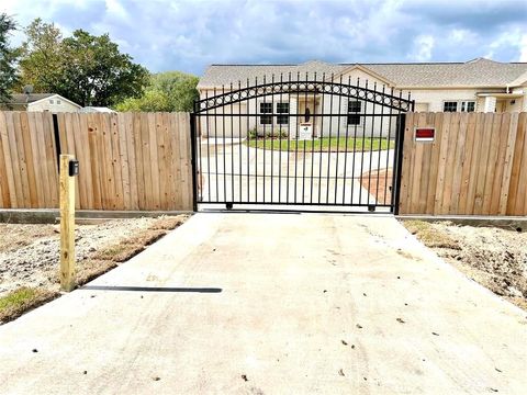 Photo of 9508 Quaker Court #B, Rosharon, TX 77583 (MLS # 21502673)
