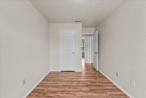 Tiny photo for 430 W Redway Lane W, Houston, TX 77598 (MLS # 4434496)
