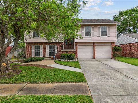 Tiny photo for 430 W Redway Lane W, Houston, TX 77598 (MLS # 4434496)