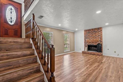 Tiny photo for 430 W Redway Lane W, Houston, TX 77598 (MLS # 4434496)