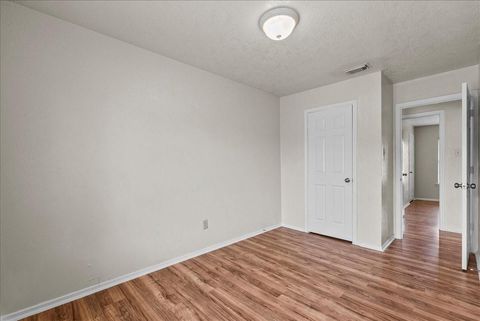 Tiny photo for 430 W Redway Lane W, Houston, TX 77598 (MLS # 4434496)