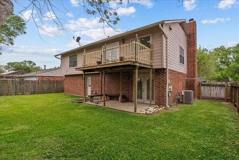 Tiny photo for 430 W Redway Lane W, Houston, TX 77598 (MLS # 4434496)