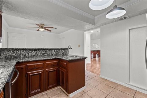 Tiny photo for 430 W Redway Lane W, Houston, TX 77598 (MLS # 4434496)