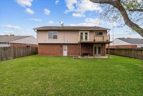 Tiny photo for 430 W Redway Lane W, Houston, TX 77598 (MLS # 4434496)