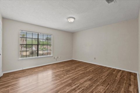 Tiny photo for 430 W Redway Lane W, Houston, TX 77598 (MLS # 4434496)