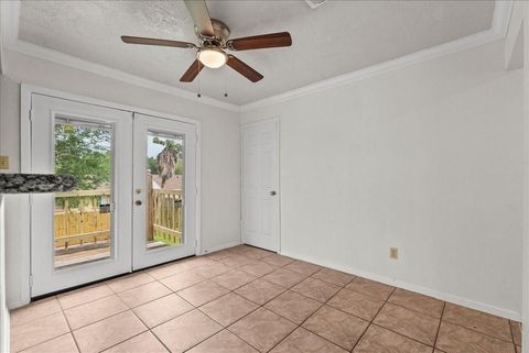Tiny photo for 430 W Redway Lane W, Houston, TX 77598 (MLS # 4434496)