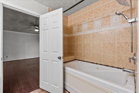 Tiny photo for 430 W Redway Lane W, Houston, TX 77598 (MLS # 4434496)