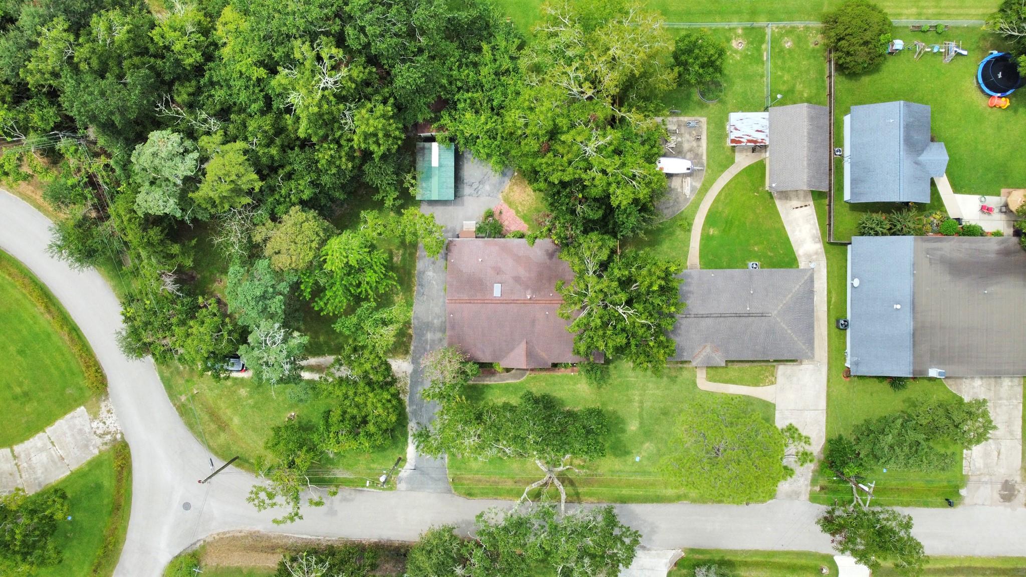 6122 Woodacres Drive