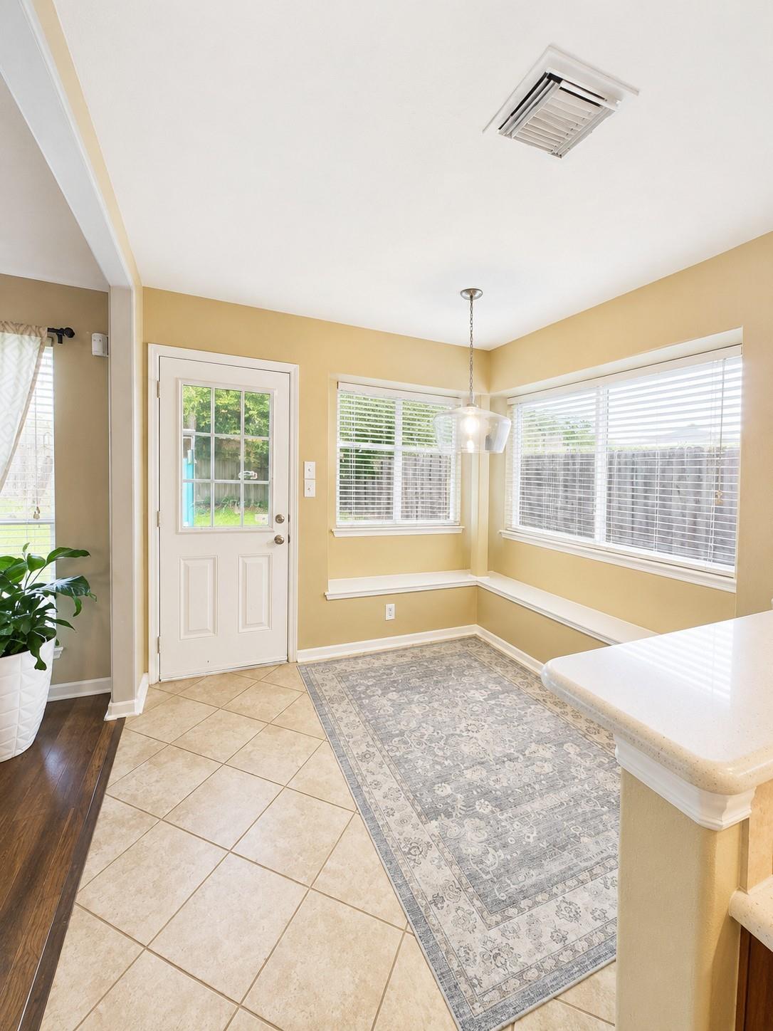 2618 Los Alamos Circle