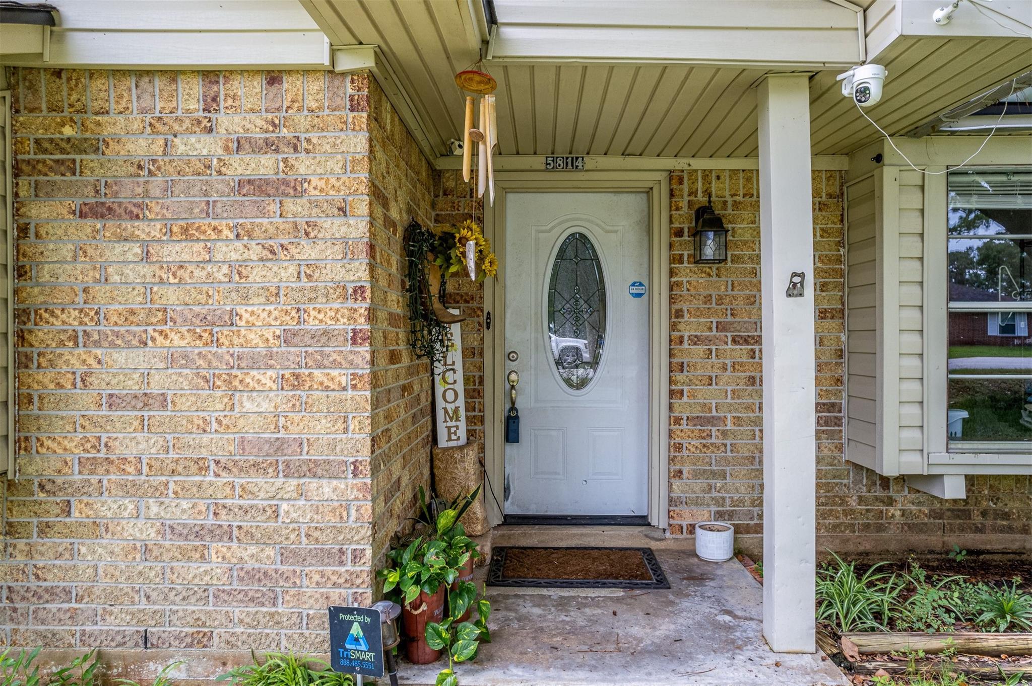 5814 Russell Lane