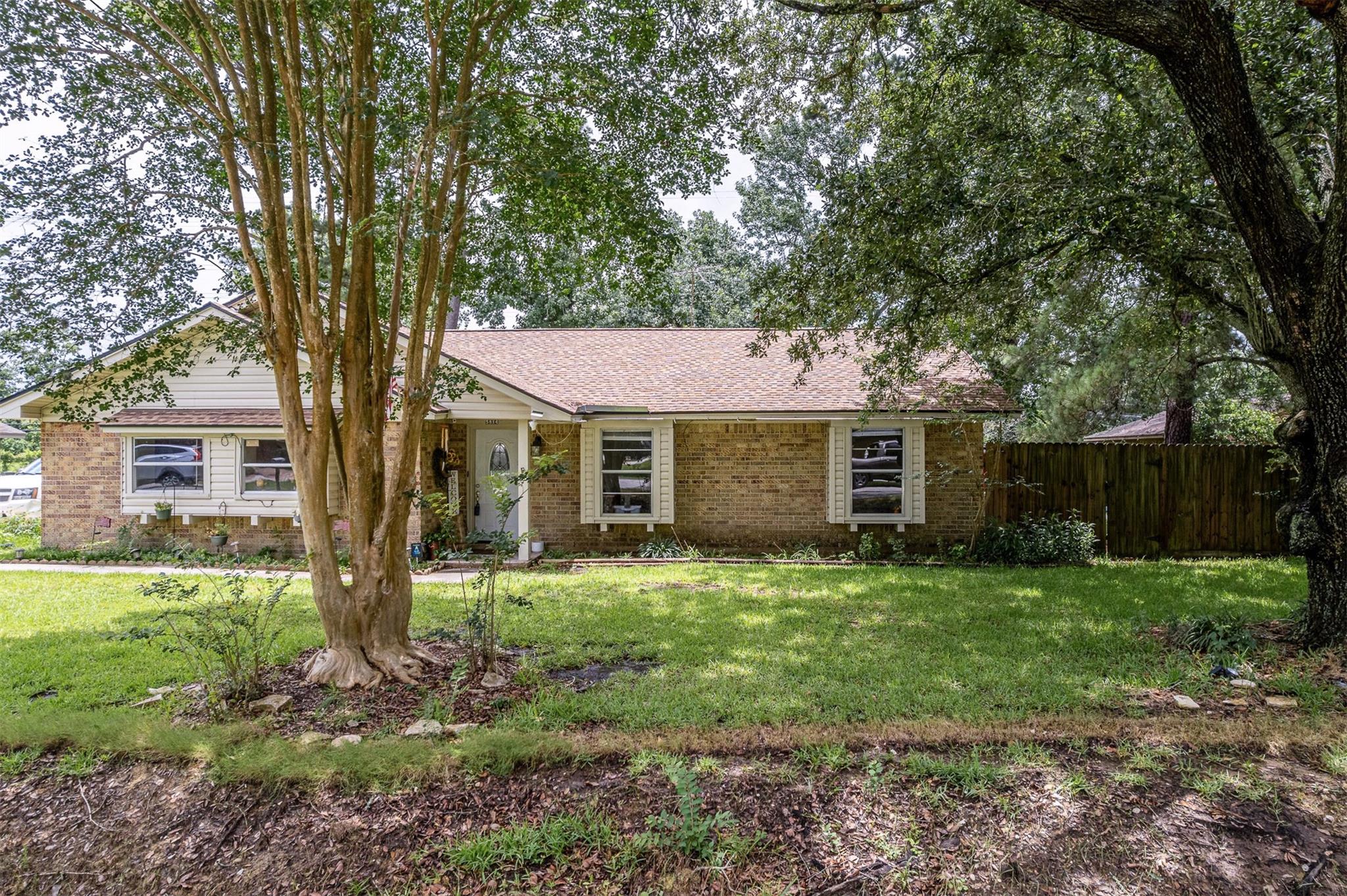 5814 Russell Lane