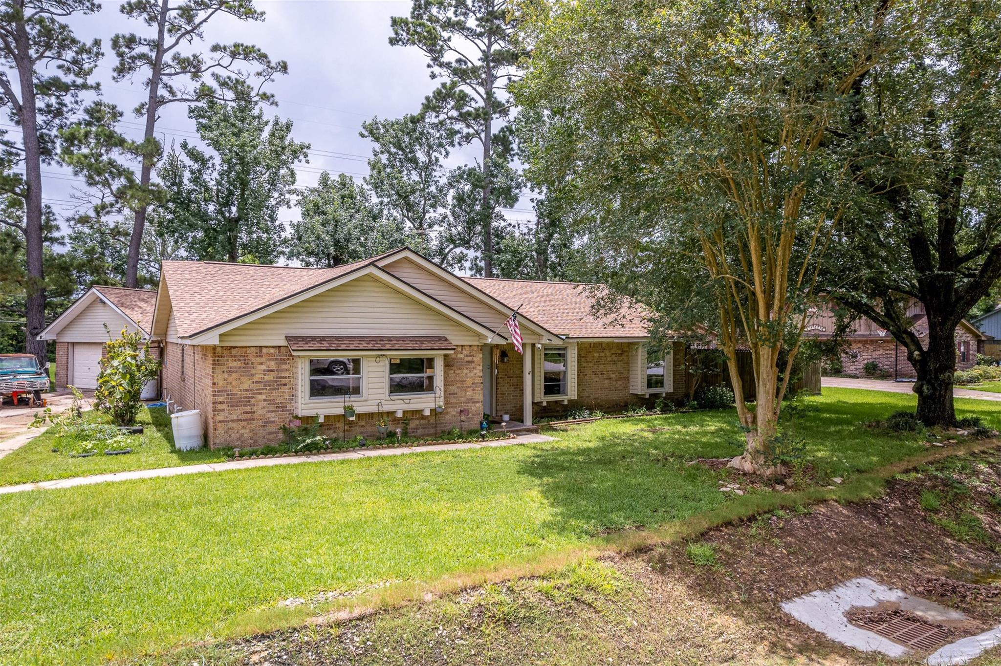 5814 Russell Lane