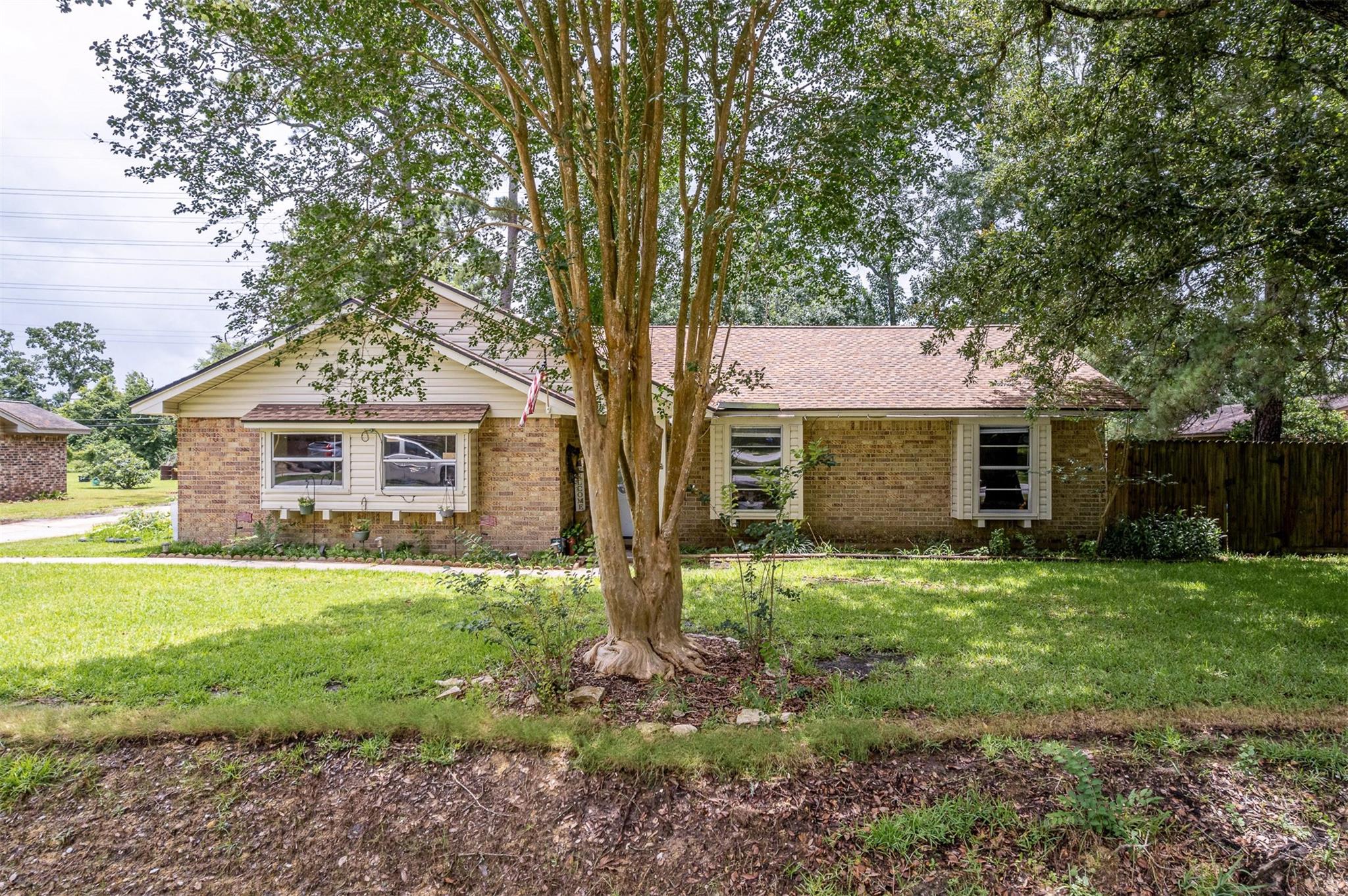 5814 Russell Lane