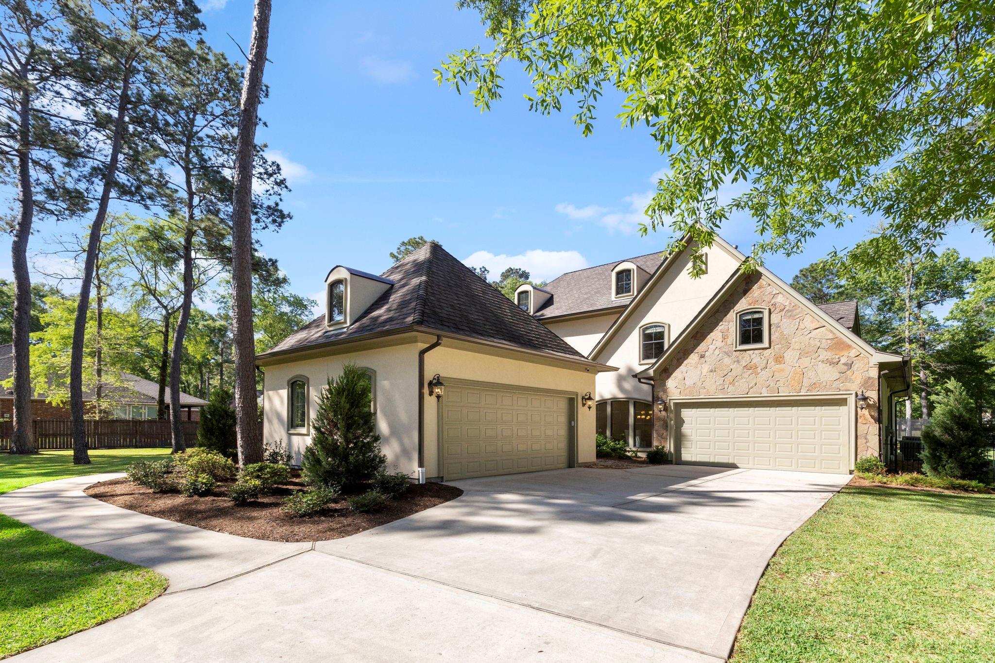 10703 Clubhouse Circle