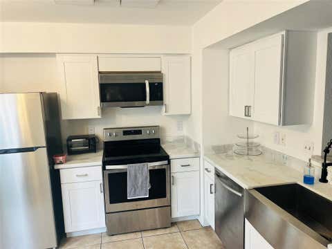 Photo of 2011 Spenwick Drive #425, Houston, TX 77055 (MLS # 10767028)