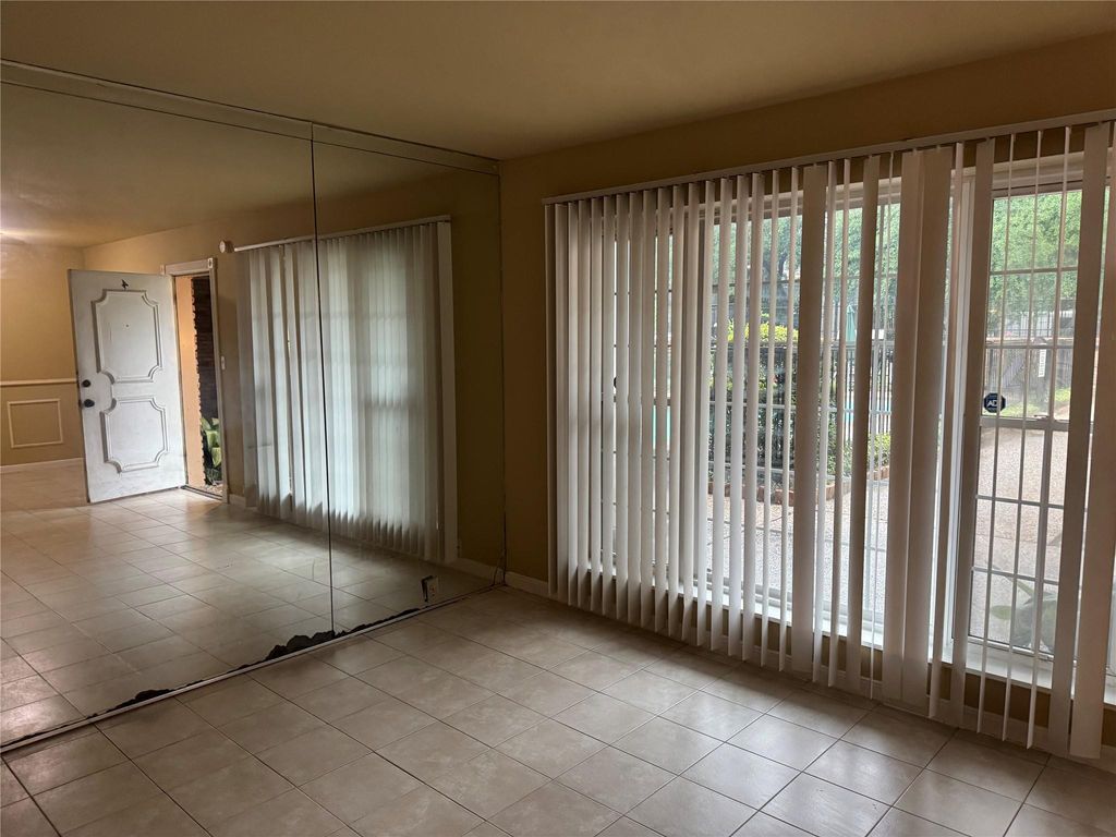 Photo of 5353 Richmond Avenue #4, Houston, TX 77056 (MLS # 3928392)