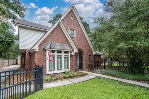 Homes For Sale - 13514 Sleepy Lane<br/> Tomball, TX 77375