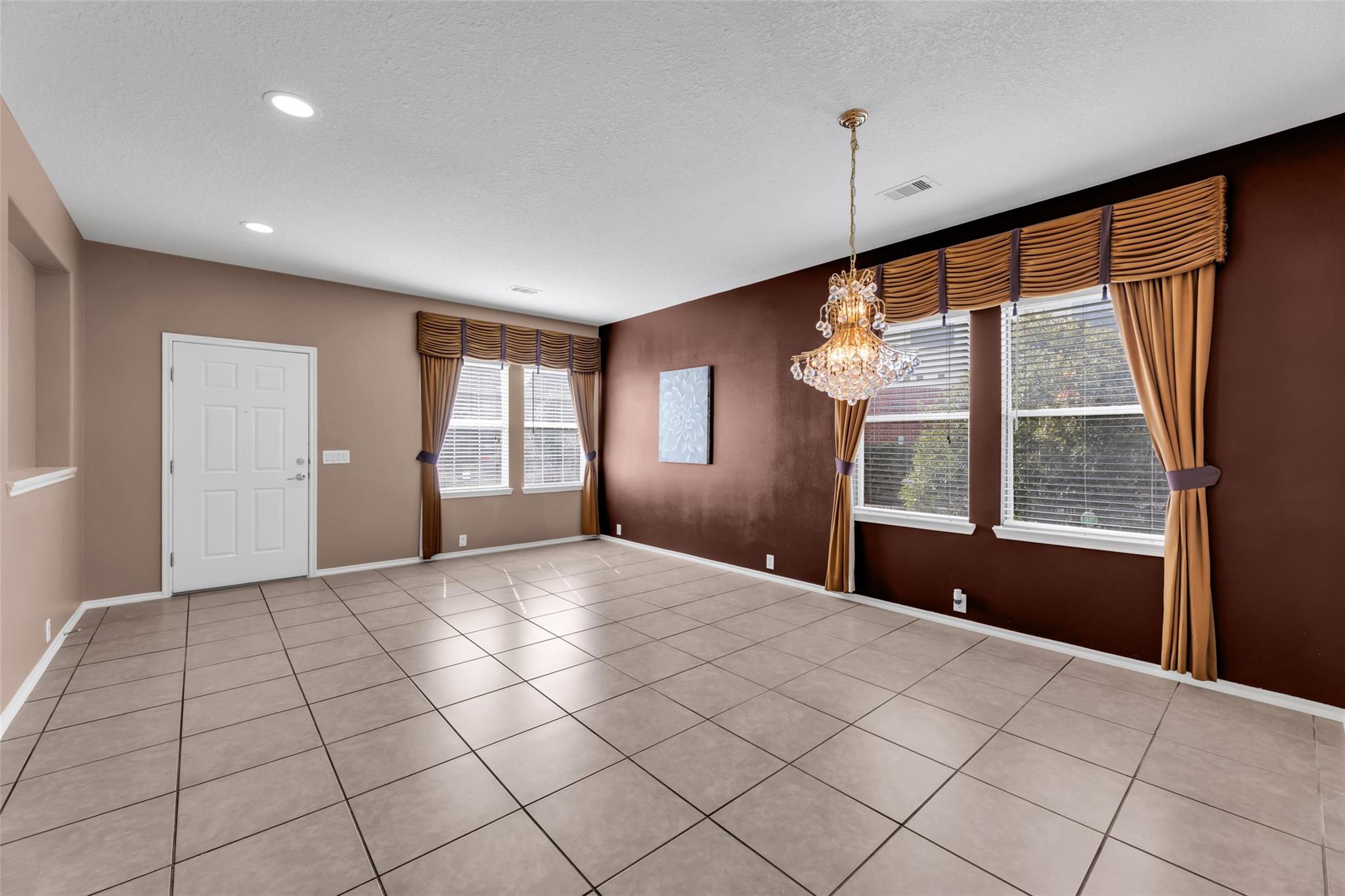 5303 Persimmon Pass