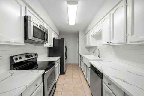 Photo of 7847 Green Lawn Drive #7847, Houston, TX 77088 (MLS # 85777854)