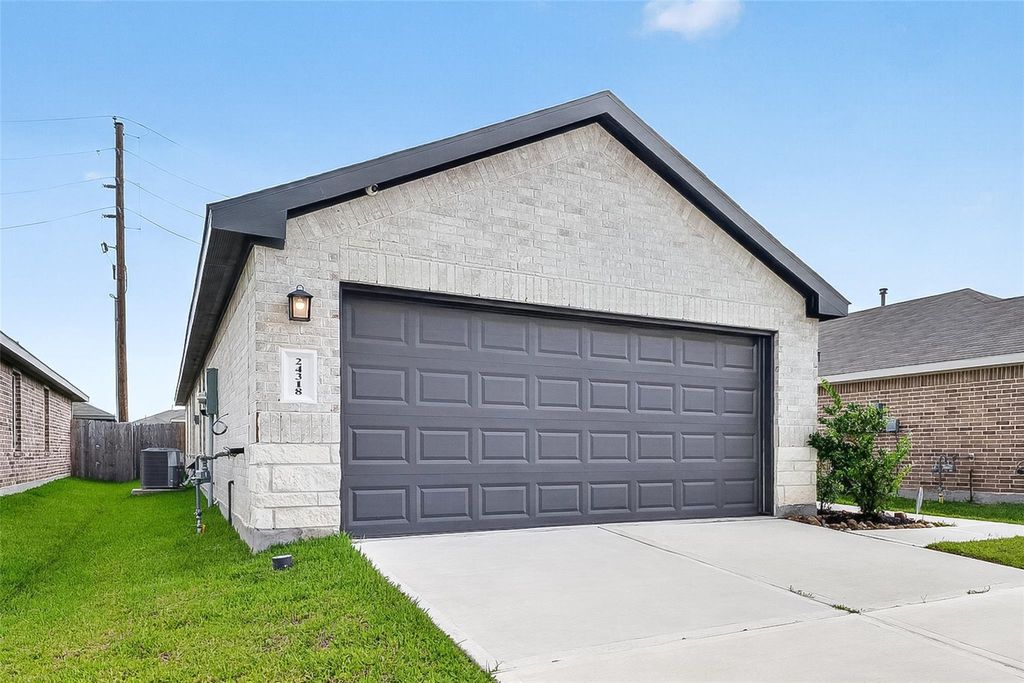 Photo of 24318 Pebble Crescent Lane, Spring, TX 77373 (MLS # 45770785)