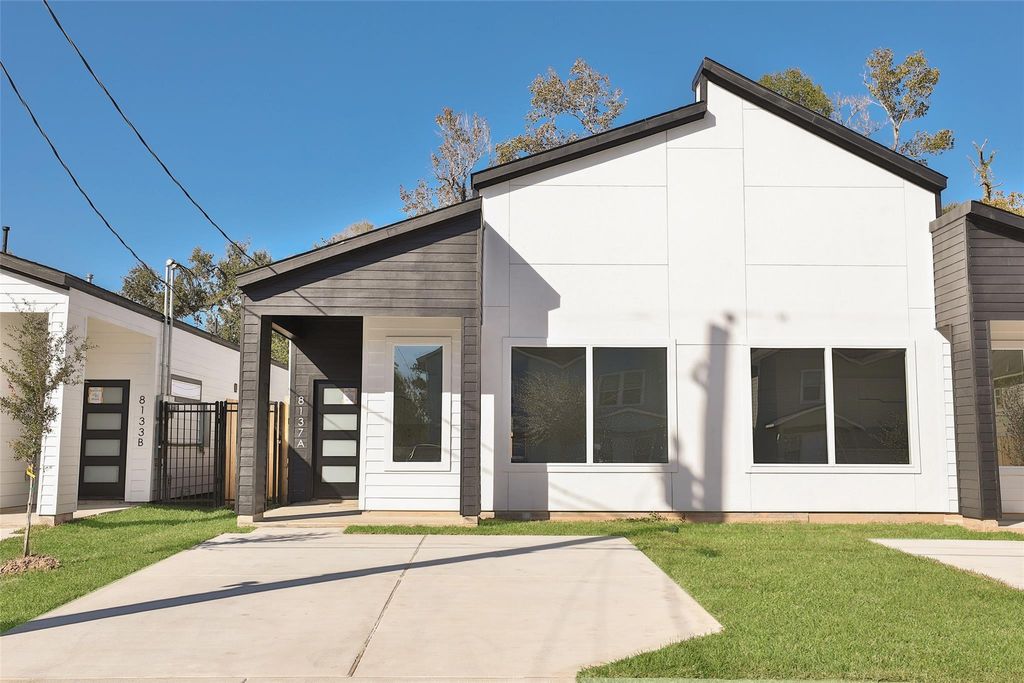 Photo of 8133 Cabot Street #A/B, Houston, TX 77078 (MLS # 24328258)