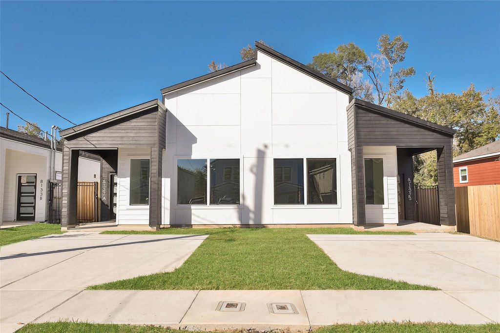 Photo of 8133 Cabot Street #A/B, Houston, TX 77078 (MLS # 24328258)