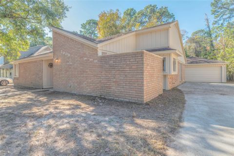 Photo of 2009 Tickner Street, Conroe, TX 77301 (MLS # 25904277)