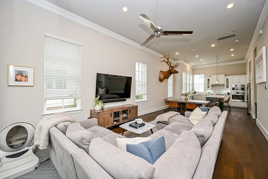 Photo of 6054 Kansas Street, Houston, TX 77007 (MLS # 65970759)