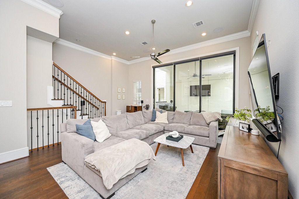 Photo of 6054 Kansas Street, Houston, TX 77007 (MLS # 65970759)