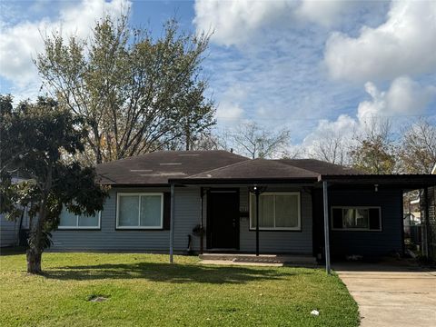 Photo of 1401 Pugh Drive, Galena Park, TX 77547 (MLS # 69408336)