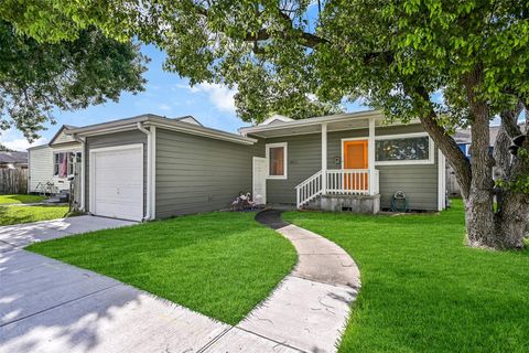 4611 Avenue S Galveston TX 77551