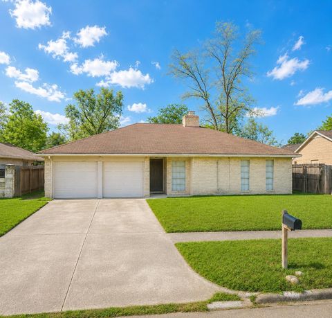 Homes For Sale - 351 San Fernando Drive Dr<br/> Harris County, Houston, TX 77060