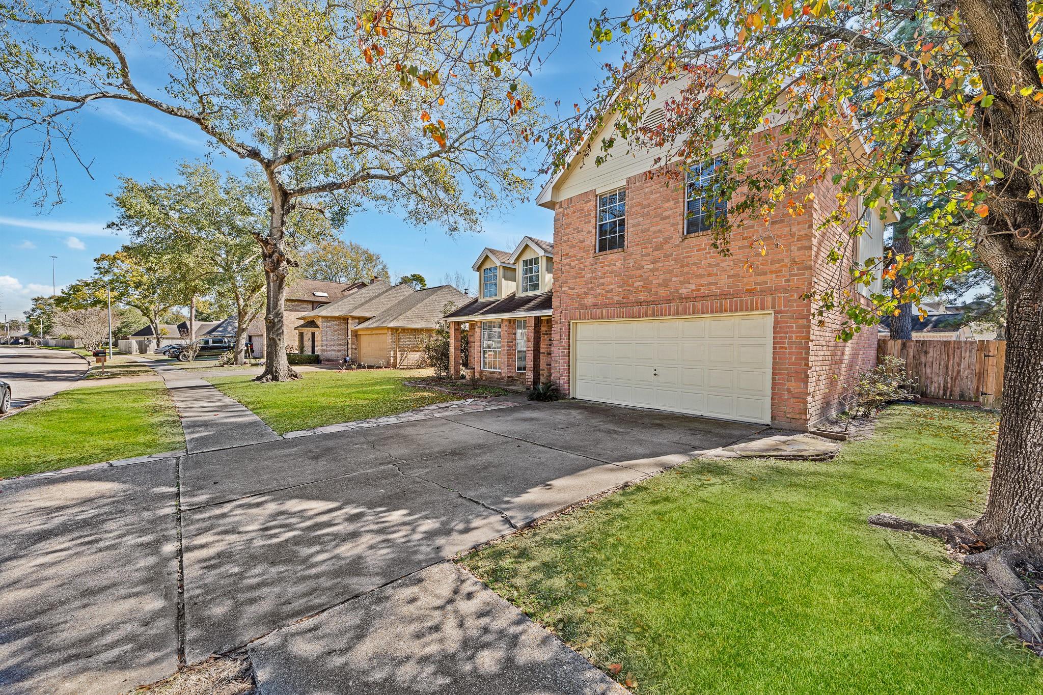 11123 Gatesden Drive