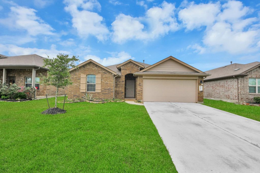 Photo of 8302 Rose Petals Lane, Rosharon, TX 77583 (MLS # 20916666)